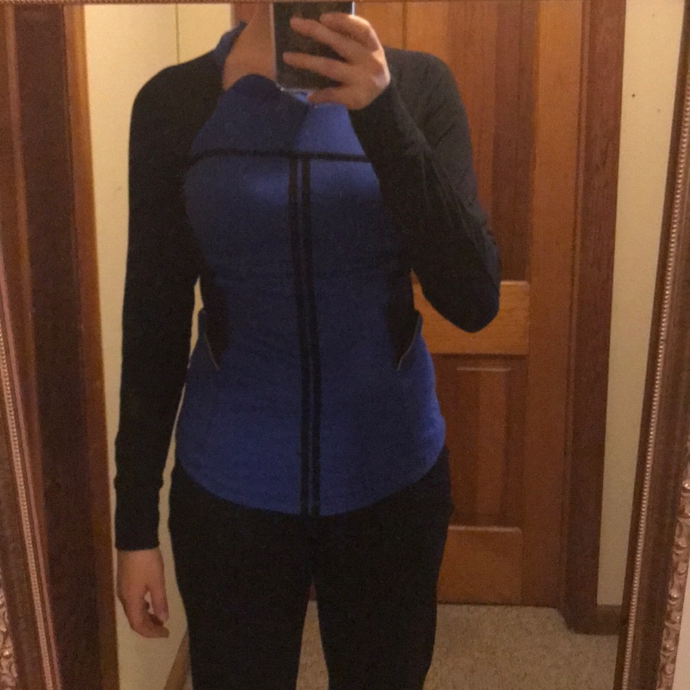 Hooded workout pullover